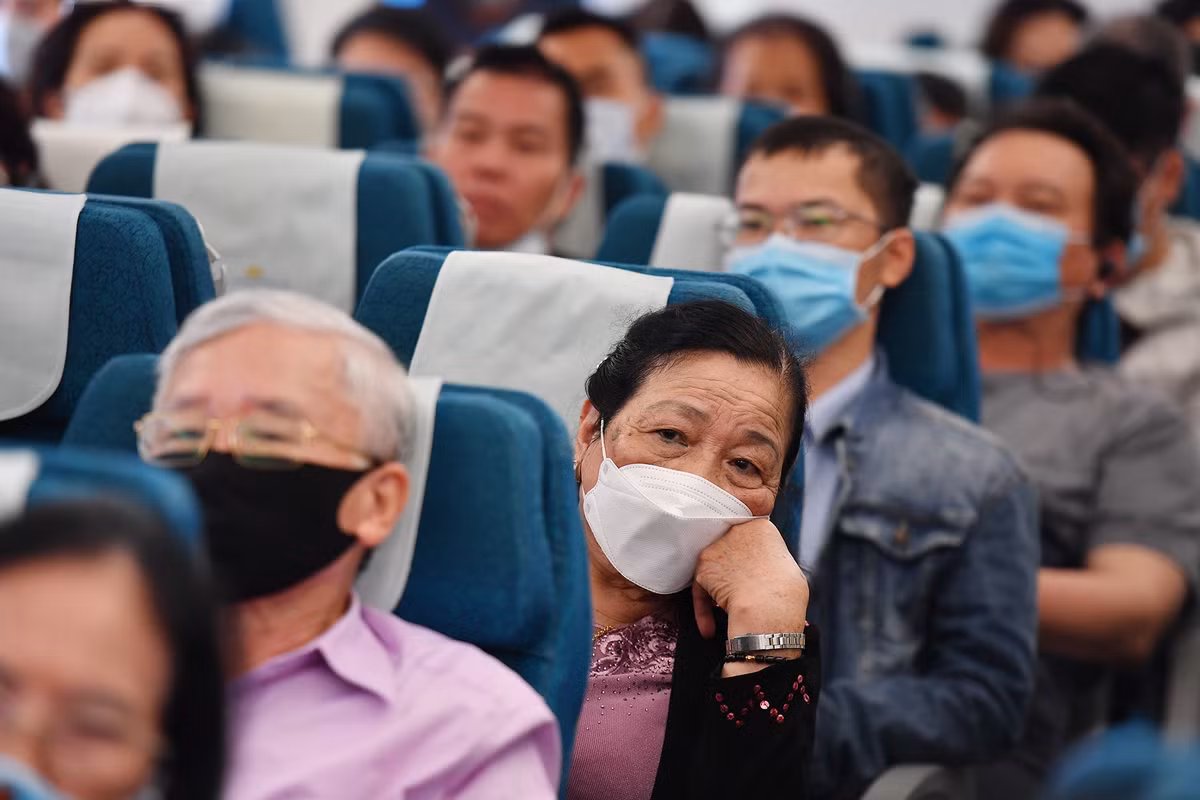 Gia ve bay thang TP HCM - Ha Noi len toi 4,1 trieu dong