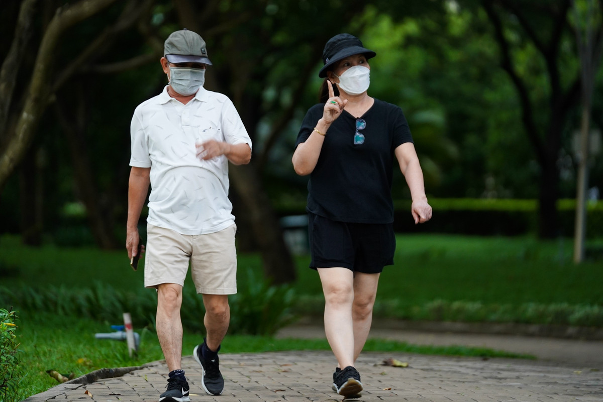 Đối tượng ưu tiên được cấp thẻ là người trên 50 tuổi, F0 đã khỏi bệnh trong vòng 6 tháng và các cá nhân khác có nhu cầu luyện tập thể dục, thể thao. Tùy theo diện tích, địa điểm tập luyện, ban quản lý có thể cho phép 20-30 người vào công viên với điều kiện bảo đảm giãn cách.