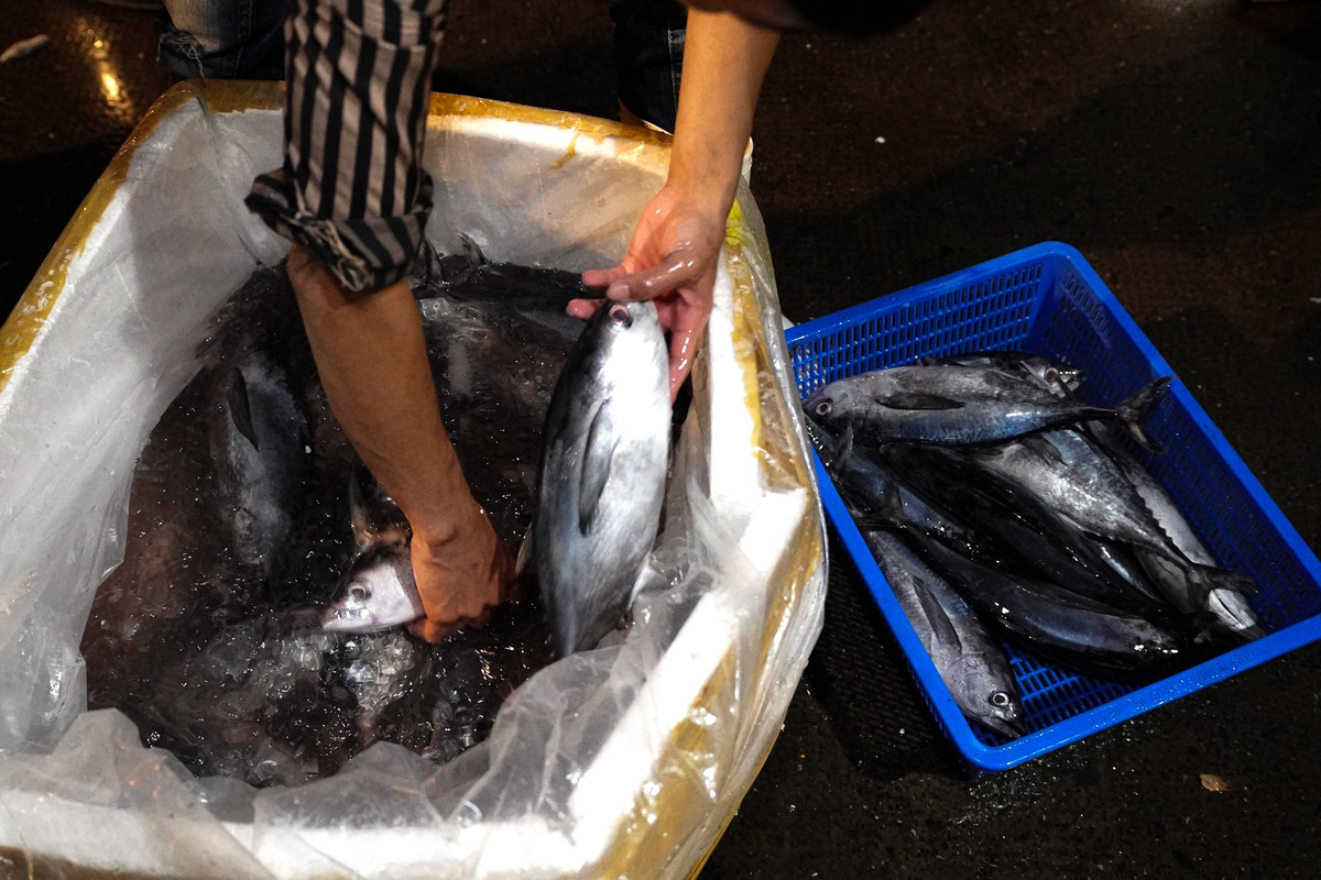 "Giá ổn định từ 170.000 - 200.000 đồng/kg tùy loại, chỉ mong giữ được bạn hàng trong thời điểm này", chị Mộng chia sẻ thêm.