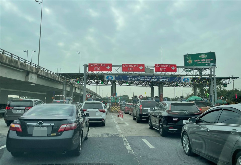 Cao toc Phap Van - Cau Gie un u keo dai ngay mung 2 Tet Nguyen dan