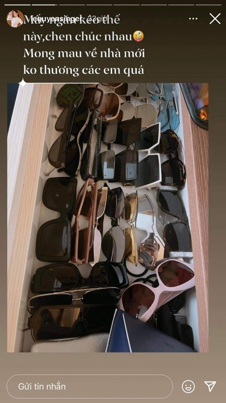 Le Quyen khoe suong suong mot goc tu kinh mat