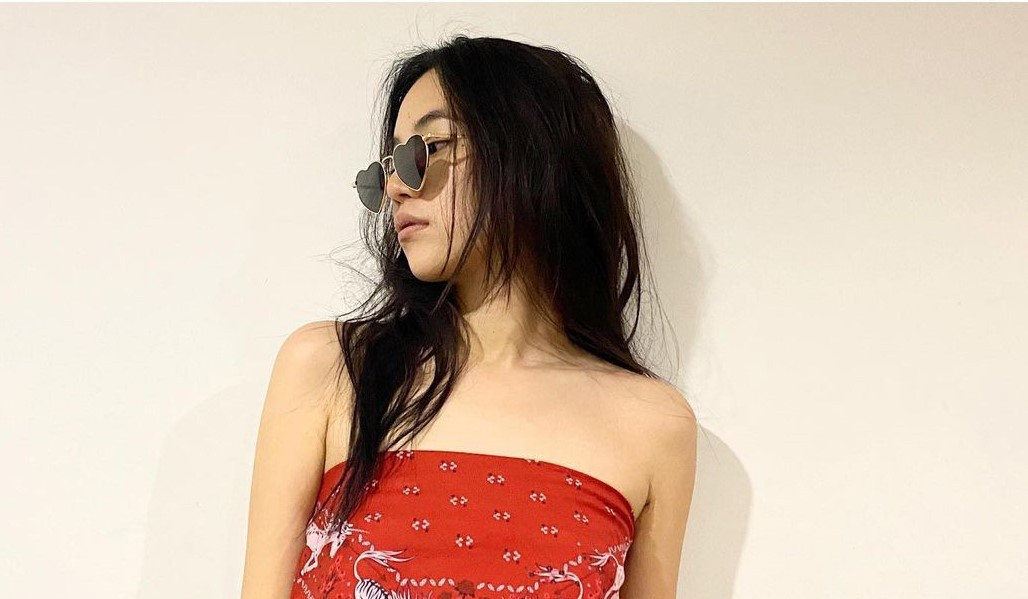 Sao nữ sinh năm 1993 đã có 11 năm hoạt động nghệ thuật. Trước khi được biết đến với tư cách một diễn viên, cô trải qua thời gian dài với công việc ca sĩ trong nhóm nhạc Kiss Me Five. Vai diễn Nanno trong Girl From Nowhere là bước ngoặt trong chặng đường đóng phim của Chicha Amatayakul. Ngoài đời, nữ diễn viên 28 tuổi có nhan sắc xinh đẹp, gợi cảm. Cô được khán giả Thái Lan yêu mến vì phong cách thời trang cá tính, ấn tượng.