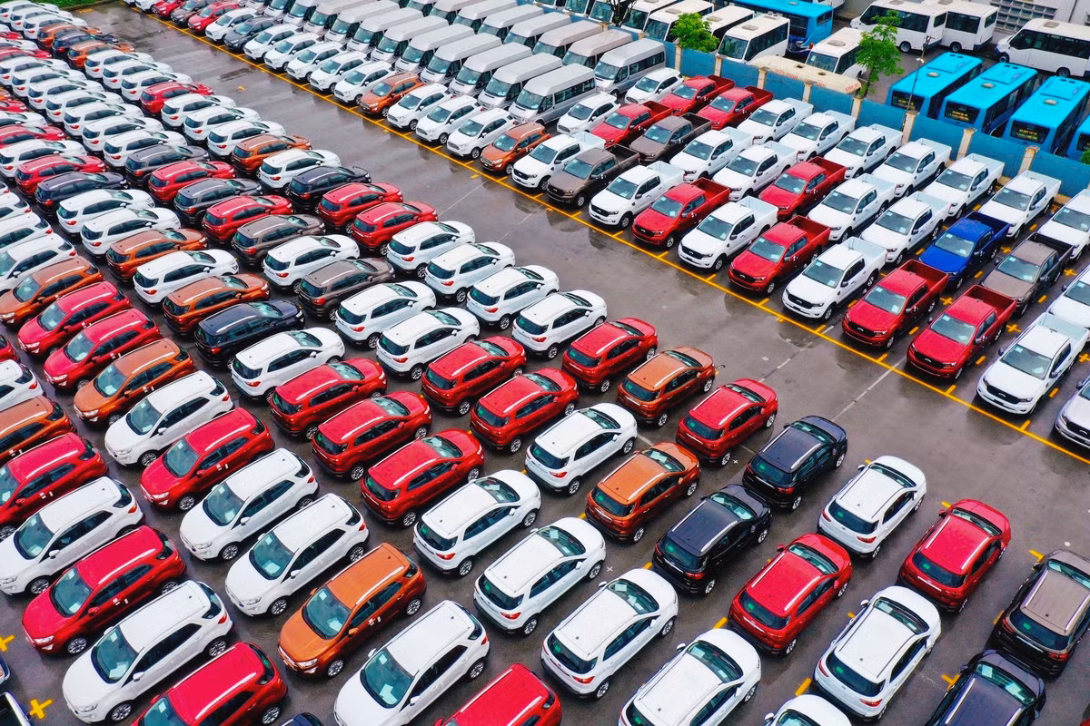 Trong bối cảnh thị trường ôtô Việt Nam đối mặt với khó khăn đến từ dịch bệnh kéo dài, nhiều hãng xe đang chờ đợi "liều thuốc" hỗ trợ trước bạ từ Chính phủ, giống như những gì đã diễn ra vào nửa cuối năm 2020. Ảnh: Vũ Minh Quân.