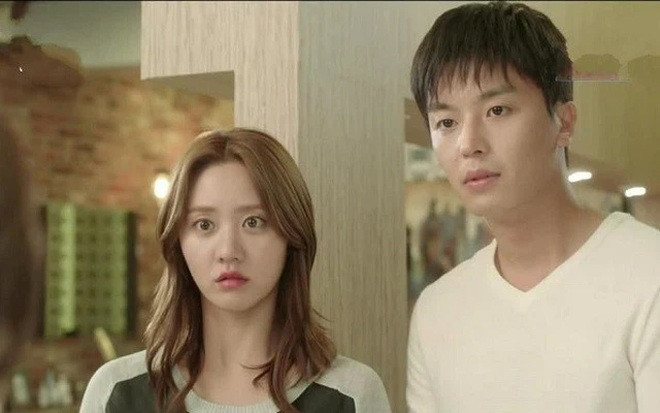 Ve nha ban trai, nhin bo do co giup viec mac, toi nhan ra su that