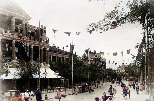 Ảnh hiếm cuối thời nhà Thanh hé lộ góc khuất của một triều đại - Hình 2 Anh hiem cuoi thoi nha Thanh he lo goc khuat cua mot trieu dai-Hinh-2