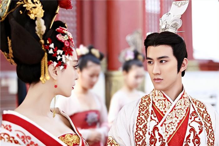 Vì sao các hoàng đế say đắm Từ Hi Thái Hậu, Võ Tắc Thiên? - Hình 2 Vi sao cac hoang de say dam Tu Hi Thai Hau, Vo Tac Thien?-Hinh-2