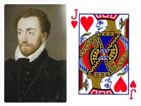 br/> J là tên viết tắt của Jack, đại diện cho những vệ binh, những chiến binh. J cơ: La Hire (1390-1443), một chỉ huy của Pháp trong Chiến tranh Trăm năm giữa Anh và Pháp, cận thần của vua Charles VII và là đồng đội của Joan of Arc.