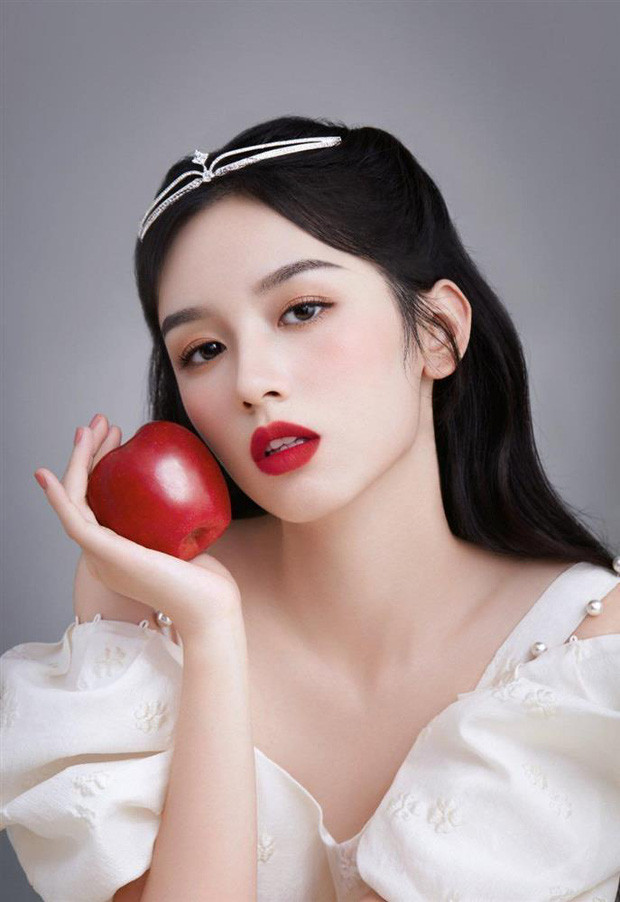  Phụ nữ tướng có môi đầy đặn mọng đỏ. Trong nhân tướng học thì một người phụ nữ có tướng môi dày và đỏ thì như trái anh đào thì đó là người phụ nữ gặp nhiều may mắn sẽ có cuộc sống dư dả hạnh phúc. 