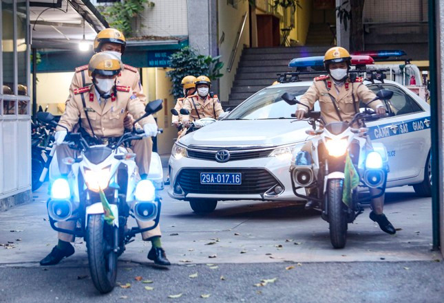 Nguoi vi pham nong do con 'het cua' giau giem noi cong tac-Hinh-3