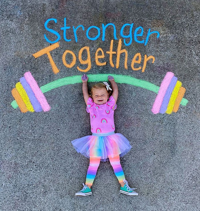 Những bức ảnh được Abbey chia sẻ trên Facebook nhận được nhiều lượt thích và bình luận.