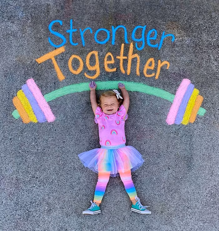 Những bức ảnh được Abbey chia sẻ trên Facebook nhận được nhiều lượt thích và bình luận.