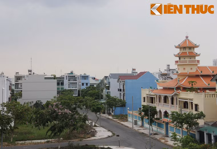 Sau hơn 10 năm, chỉ có 66 ha (thuộc khu 1 và 5) được thực hiện dự án như chung cư, chợ, nhà phố, đường lộ....