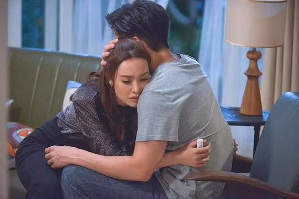 Song voi chong 'cu lan' an phan, vo chan ngan muon nhao vao sep tre-Hinh-2