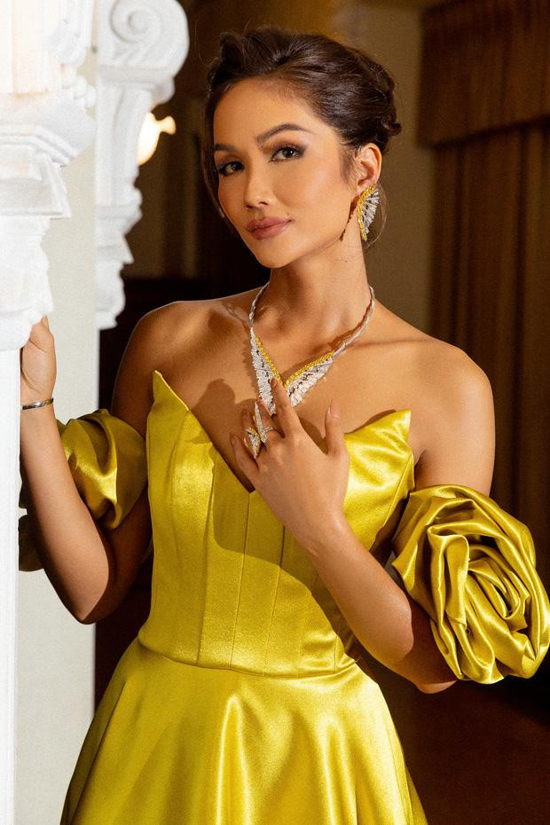 He lo ly do fan nan ni, H'Hen Nie van tu choi ky ten-Hinh-5