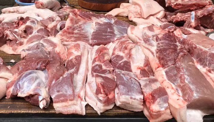 Thuc pham xung khac voi thit lon: An chung vua giam dinh duong, lai hai than