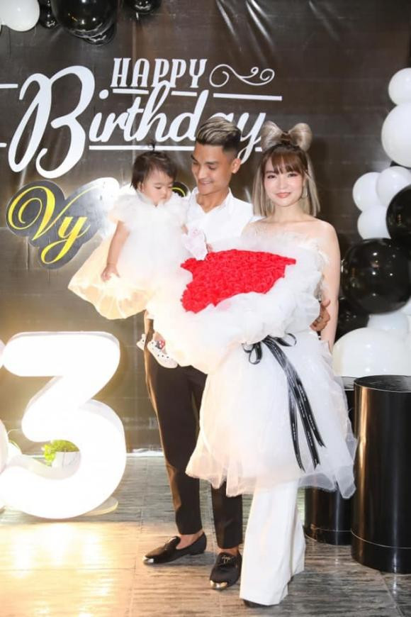 Mac Van Khoa to chuc sinh nhat hoanh trang cho ba xa, ai cung nguong mo-Hinh-9