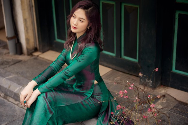 Hoa khoi Dai hoc Quoc gia Ha Noi duyen dang trong ta ao dai xuong pho-Hinh-9