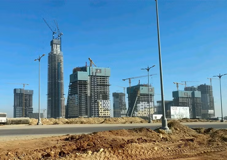 Trong đó, một khoản vay 3 tỷ USD từ Trung Quốc để xây dựng khu kinh doanh thương mại, do Tập đoàn Kỹ thuật Xây dựng Nhà nước Trung Quốc (CSCEC) xây dựng.