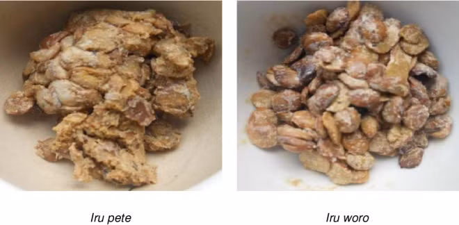 Có hai loại Iru phổ biến là Iru Woro và Iru Pete. Trong đó, Iru Pete nổi tiếng thế giới như một đặc sản kinh dị, bốc mùi khó ngửi. Tuy nhiên loại đặc sản bốc mùi này lại được nhiều người lựa chọn làm gia vị cho các món súp ăn hàng ngày như okro, Ewedu, ogbono... Đôi khi, người ta có thể nêm chút Iru vào trong các món hầm để có được hương vị đậm đà hơn.