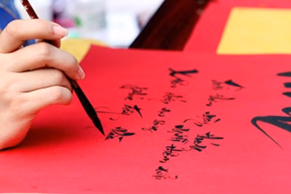 12 cung hoang dao nen chon chu gi khai but dau xuan Nham Dan?