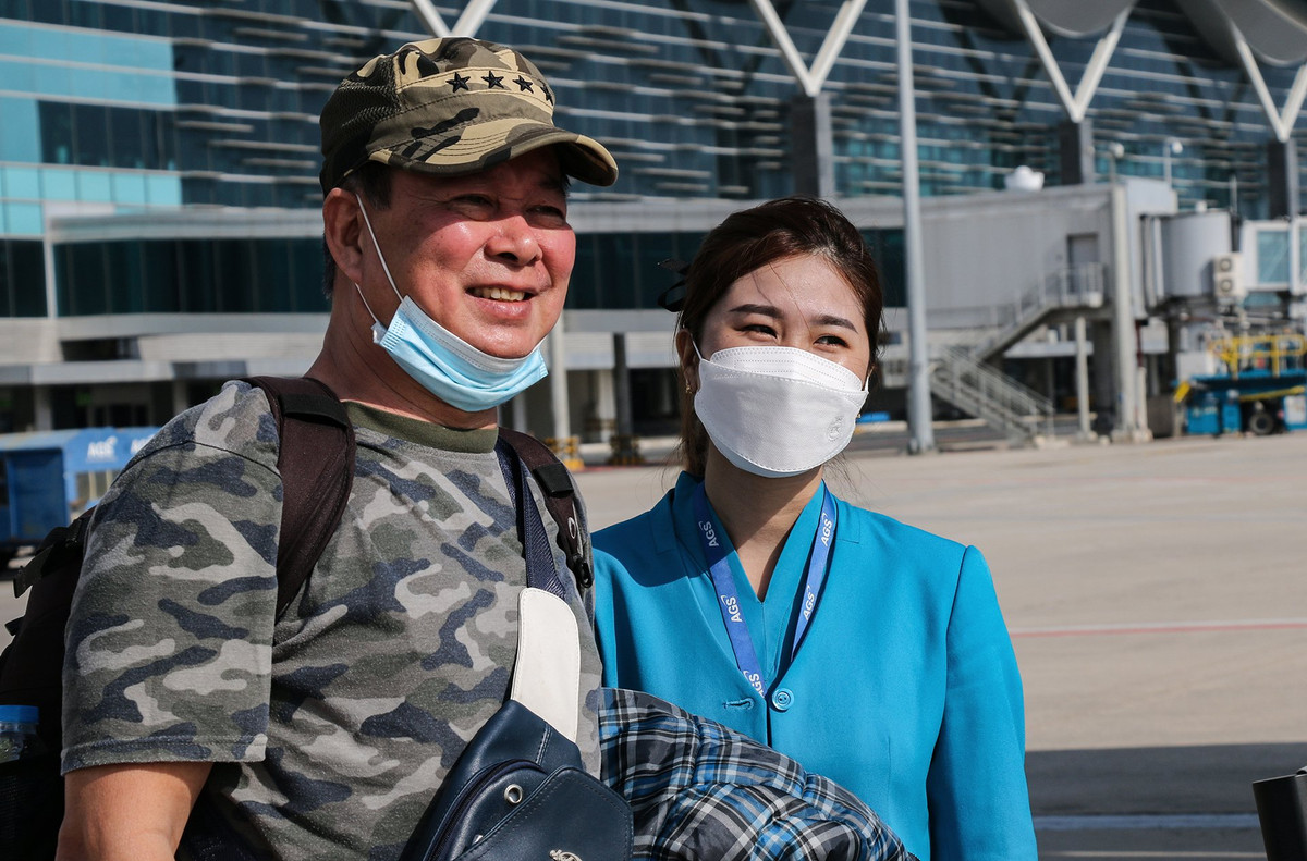 "Hà Nội đang rất lạnh, vào đến đây cảm giác thật tuyệt vời. Năm mới hy vọng chuyến xuất hành du lịch của mình suôn sẻ", ông Hoàng chia sẻ.