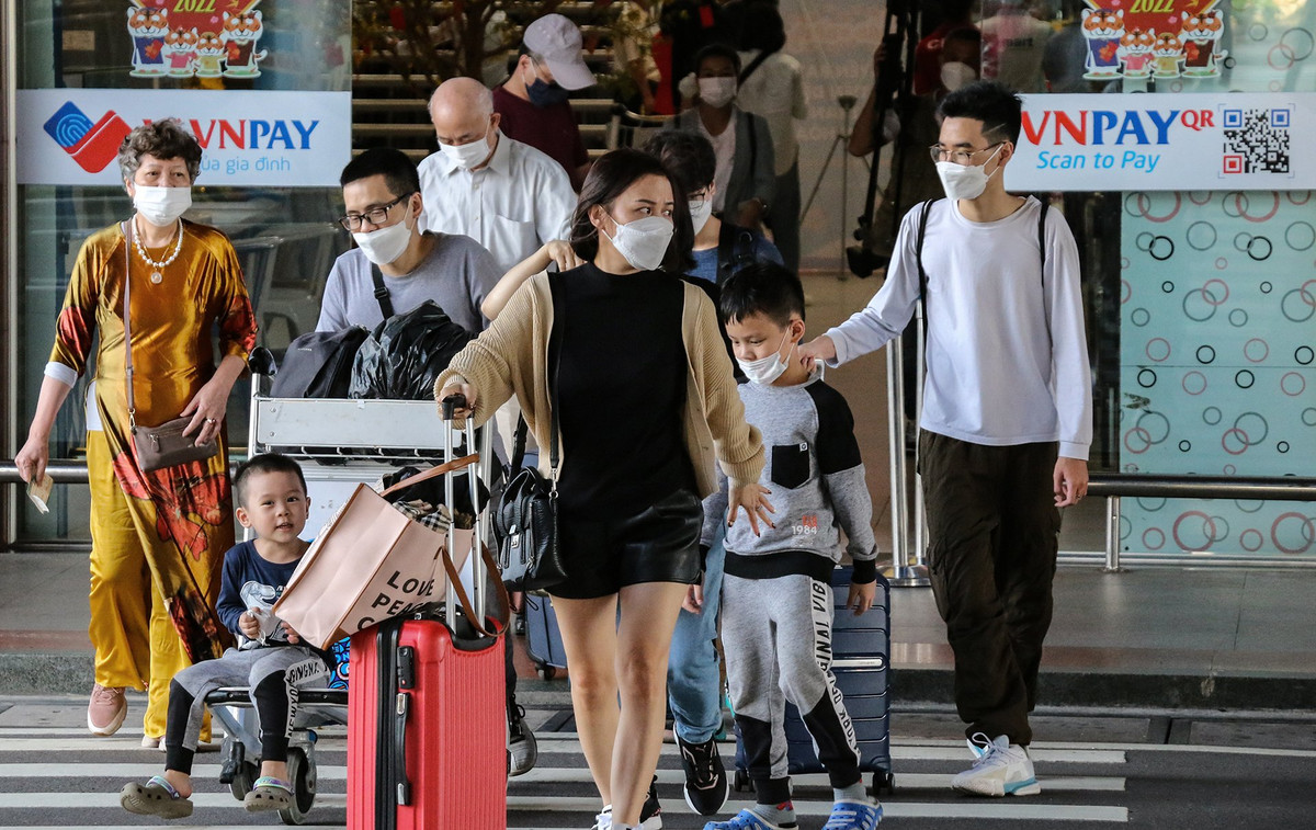 Theo bà Nguyễn Thị Lệ Thanh, Giám đốc Sở Du lịch Khánh Hòa, năm 2022, địa phương phấn đấu đón hơn 1,2 triệu lượt khách (tăng 100% so với năm 2021), trong đó có 1,16 triệu lượt khách nội địa và 40.000 lượt khách quốc tế. Toàn ngành phấn đấu doanh thu du lịch đạt 4.000 tỷ đồng, tăng 80% so với năm 2021.