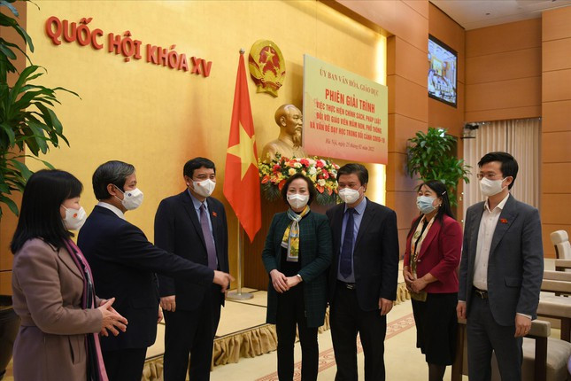 Mo cua truong hoc: Lo lang nhung khong the khac