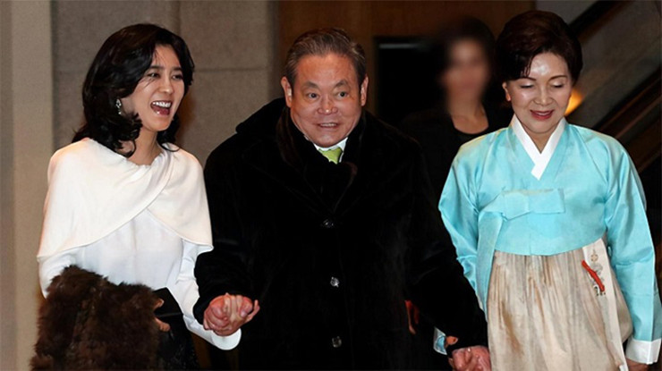 Không hề tham gia vào giới giải trí nhưng Lee Boo-jin luôn được giới truyền thông và công chúng chú ý. Tuy nhiên, bên trong sự hào nhoáng ấy là cuộc sống đầy bi kịch.