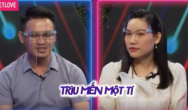 Mở cửa trái tim, cô gái Đồng Nai rung động trước người đàn ông hiền, dễ gần đã thẳng thắn cho biết: “Em rất thương trẻ con nên anh đừng lo nghĩ về vấn đề đó. Anh phải chia sẻ thì mình với hiểu nhau được. Con nít thông minh thì nó mới hiếu động và mình thương nó, nó cũng sẽ thương mình”. Nói về dự định tương lai, ông bố hai con chia sẻ: “Sau này ổn định anh sẽ đem con lên. Anh phát triển bên nội thất thì công việc hiện tại của em đang làm có thể phụ giúp công việc cho anh. Em có thể chuyên về mảng đó được chứ?”.