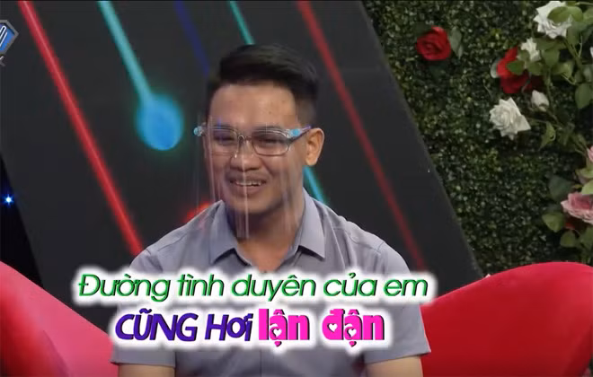 “Đường tình duyên của em hơi lận đận, cũng trải qua hai mối tình. Mối dài nhất được 7-8 năm đã kết hôn và có hai bé, bé nhỏ 4 tuổi sống với em còn bé lớn 8 tuổi sống với mẹ. Chuyện đã qua rồi nhưng vấn đề lớn nhất em phân vân là con cái sau này, không biết người tiếp theo có bao bọc con mình hay có sự phân biệt giữa con này - con kia. Em gửi con về nội ở Cà Mau được hai năm rồi”, ông bố hai con tâm sự. Lê Hà có điểm mạnh vui vẻ, hòa đồng, dễ thích nghi, biết chia sẻ; điểm yếu sống nội tâm, hay hờn vô cớ.