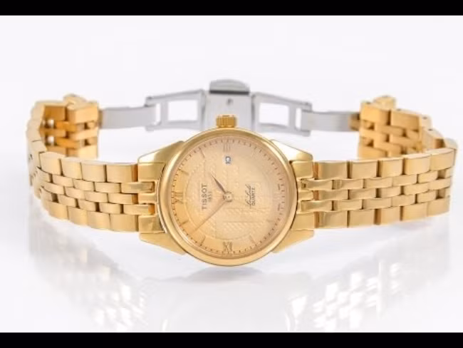 Ít ai biết rằng, đồng hồ là một món đồ có thể đem lại xui xẻo trong dịp năm mới. Nếu không may mua phải đồng hồ hư, chết máy thì đồng nghĩa với việc người trong gia đình sắp có biến cố sinh ly tử biệt.