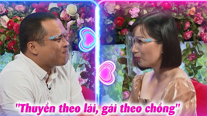 Mở cửa trái tim, sau khi tặng nhau món quà ý nghĩa, Phan Ngân thẳng thắn chia sẻ: “Quan điểm của em thuyền theo lái, gái theo chồng, phù hợp thì em có thể theo anh về Tây Ninh. Quan trọng là lúc ban đầu như thế nào, mình có đi được xa hơn hay không?”. Trung Mỹ bối rối đáp: “Cảm xúc ban đầu rất đặc biệt. Lần đầu gặp, anh thấy em rất dễ thương và anh rất mến”.