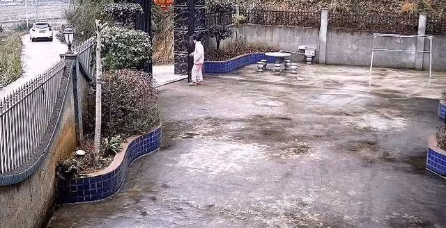 Vo ho hung tien chong di xa, su that sau do ai cung nghen ngao-Hinh-2