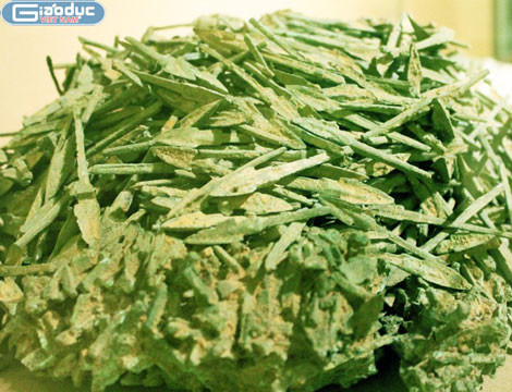 Các đầu mũi tên được khai quật đã rỉ sét.