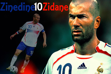 4. Zinedine Zidane: Những người không xem bóng đá chỉ nhớ đến Zidane vì cú húc đầu vào Marco Materazzi trong trận chung kết World Cup 2006 với Italy. Hành vi đã đó khiến Zidane phải nhận thẻ đỏ, đồng thời đặt dấu chấm hết đáng xấu hổ cho sự nghiệp huy hoàng của anh. Còn những ai am tường môn thể thao Vua luôn yêu mến Zidane như một cầu thủ được trời ban cho những kỹ năng hiếm thấy, cùng một thiên hướng ghi bàn trong những trận đấu lớn. Ngôi sao ba lần được trao danh hiệu xuất sắc nhất thế giới này đã giúp Pháp vô địch World Cup 1998 trên sân nhà (ghi 2 bàn từ những cú đánh đầu trong trận chung kết) cũng như đăng quang Euro 2000. Không lâu sau, anh được Juventus bán cho Real Madrid với giá trị chuyển nhượng kỷ lục khi đó là 65 triệu USD.