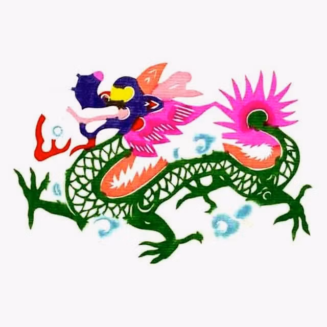 Tình cảm (90 điểm): Người tuổi Thìn đã kết hôn cần giữ khoảng cách với người khác giới, đề phòng đào hoa. Người tuổi Thìn chưa kết hôn sẽ có nhiều sự lựa chọn trong tháng 8, điều quan trọng là bạn biết nắm bắt cơ hội trời cho.