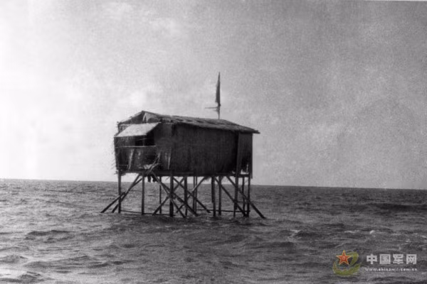 Các căn nhà cao chân này chủ yếu được làm bằng tre nứa.