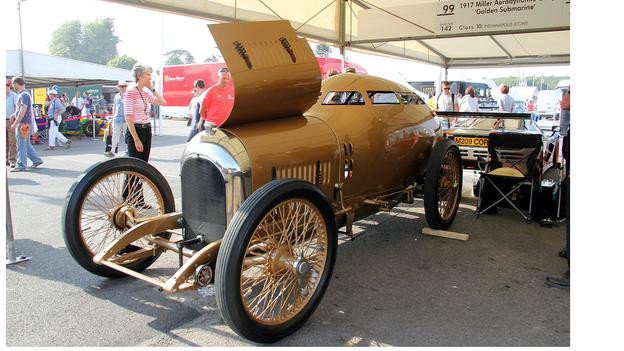  Siêu xe Miller Golden Submarine là chiếc xe đua đặc biệt sản xuất năm 1916. Chiếc xe thuộc sở hữu của nhà sưu tập xế cổ người Mỹ Buck Boudeman. 