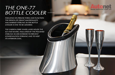 Phiên bản mạ bạc có giá rẻ hơn một chút so với bản mạ vàng.