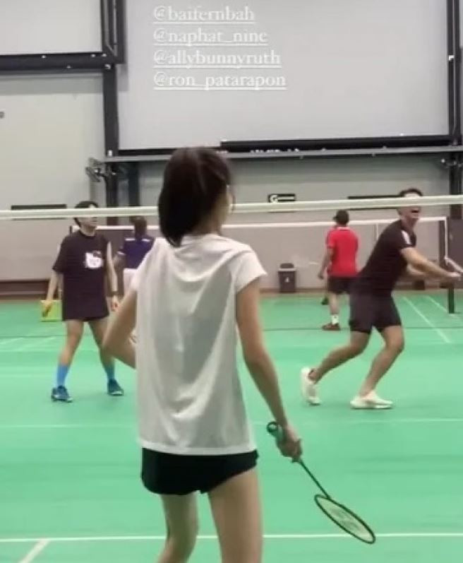 Baifern va Nine cong khai hen ho danh cau long-Hinh-3