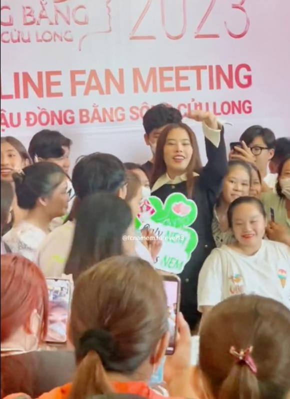 Từng than thở FC còn 3 người, Nam Em mở fan meeting ảnh 7 Từng than thở FC còn 3 người, Nam Em mở fan meeting ảnh 7