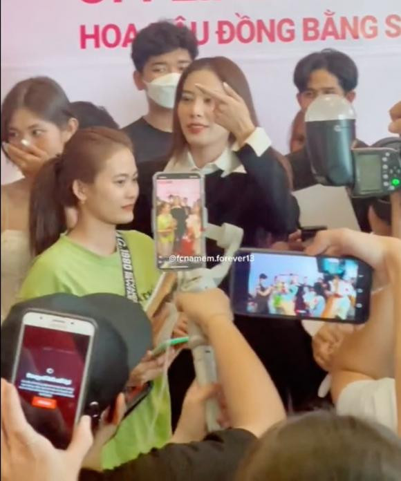 Từng than thở FC còn 3 người, Nam Em mở fan meeting ảnh 10 Từng than thở FC còn 3 người, Nam Em mở fan meeting ảnh 10