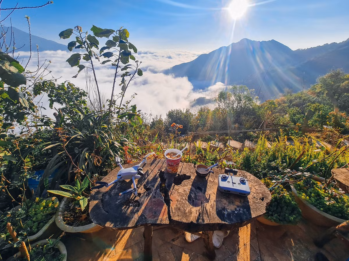 Gia dinh nho man nhan khi ngam nui non hung vi Dong-Tay Bac bo-Hinh-4