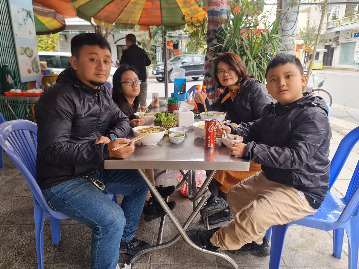 Gia dinh nho man nhan khi ngam nui non hung vi Dong-Tay Bac bo-Hinh-6