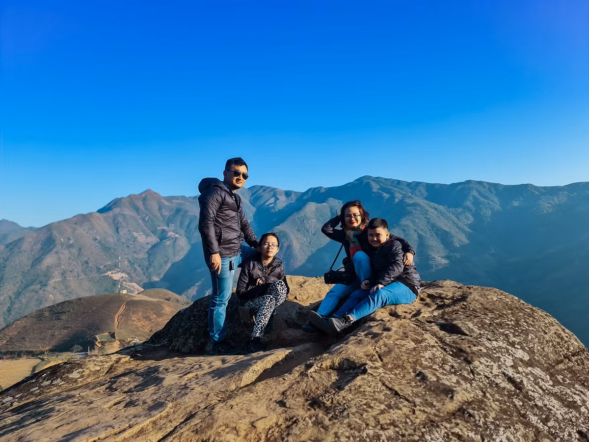 Gia dinh nho man nhan khi ngam nui non hung vi Dong-Tay Bac bo-Hinh-7