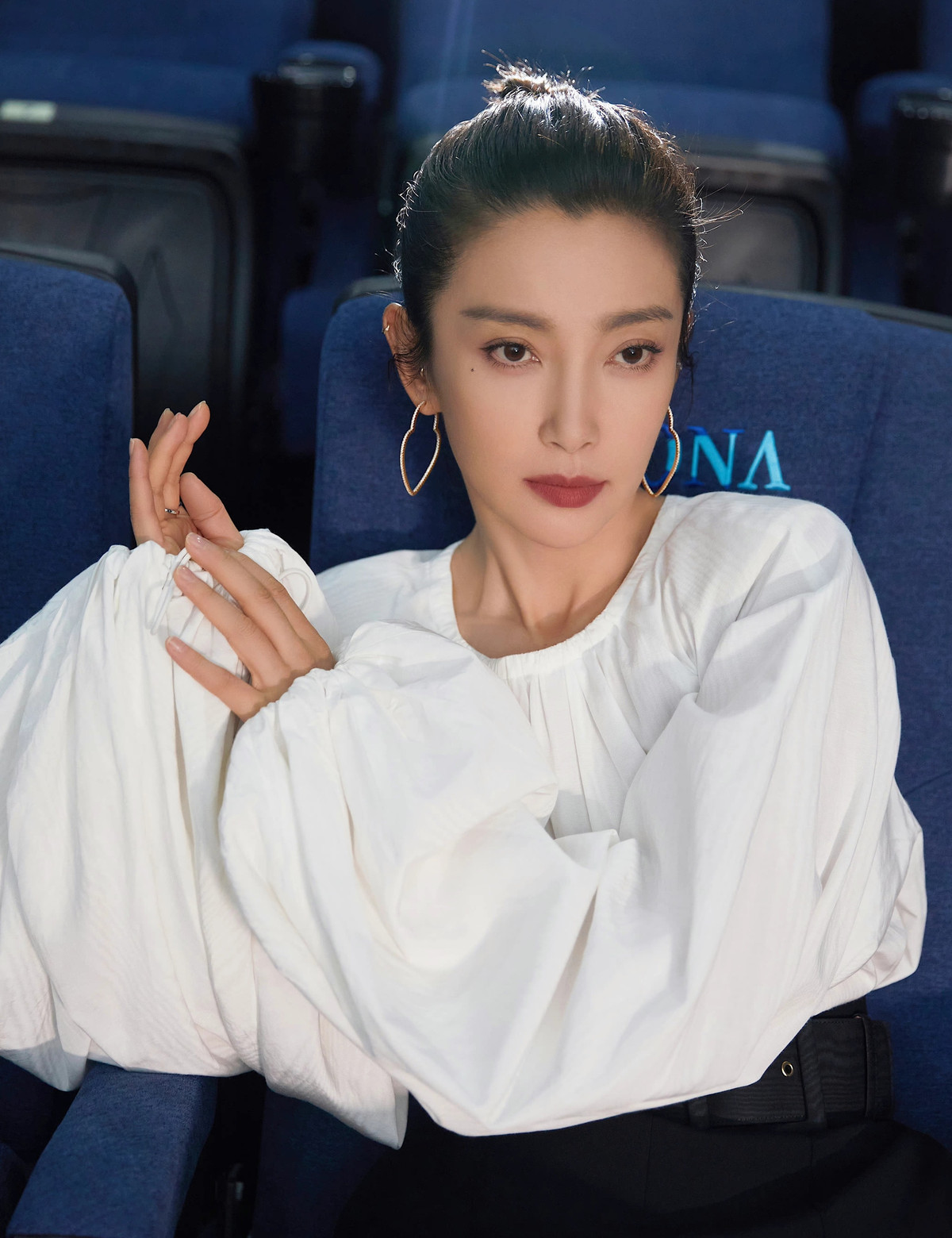 Ly Bang Bang noi ly do chai toc 400 lan moi ngay-Hinh-3