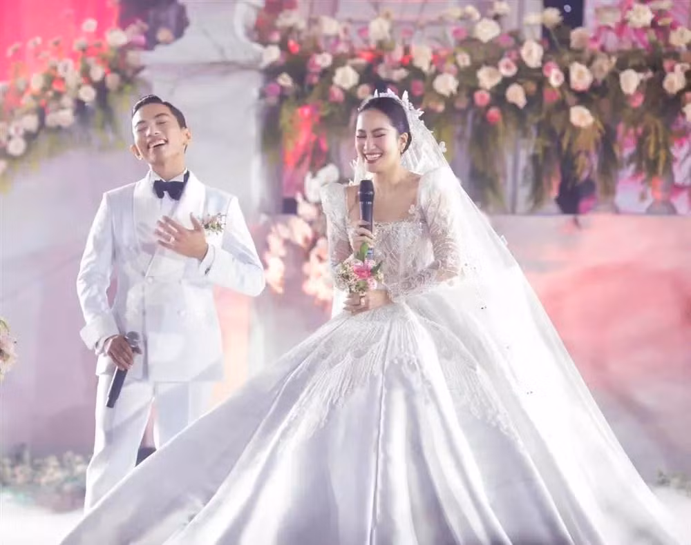 Phan Hien hiem hoi khoe can nhan cuoi 'khung'-Hinh-6