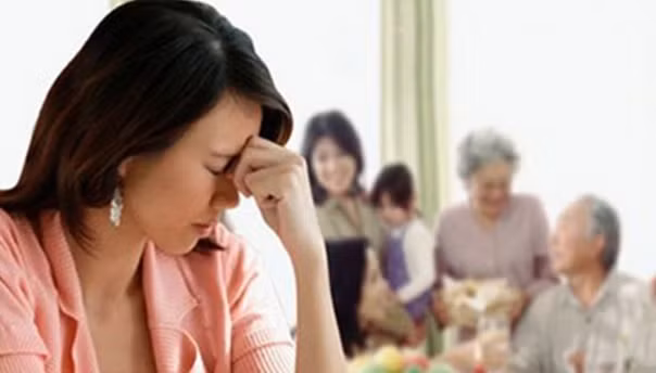 Canh bo chong day do con trai, con dau chi muon ly hon