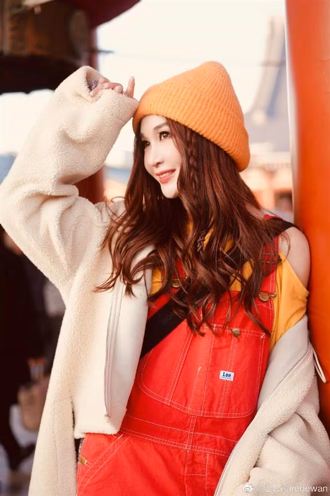 On Bich Ha U60 van thich len do teen girl, lieu co hop?-Hinh-3