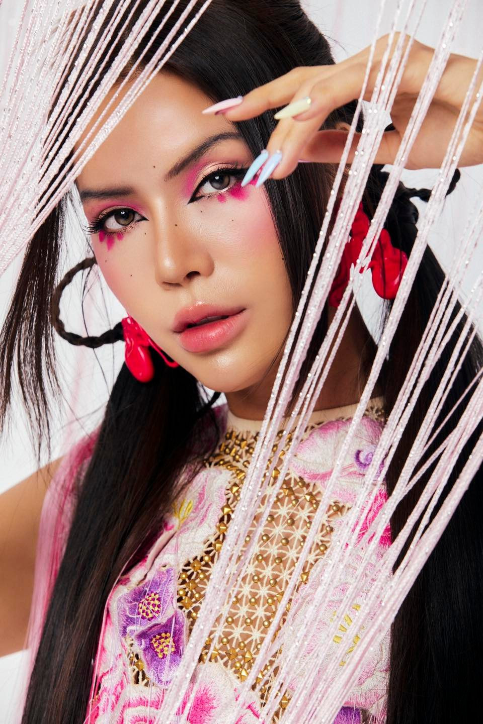 Sieu mau Minh Tu: “Toi chua bao gio khoc vi dan ong”